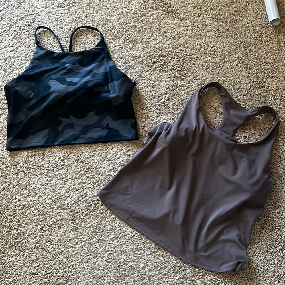 2 old navy Active tops